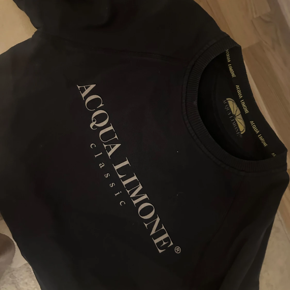 Grå och svart tröja från Acqua Limone - 1