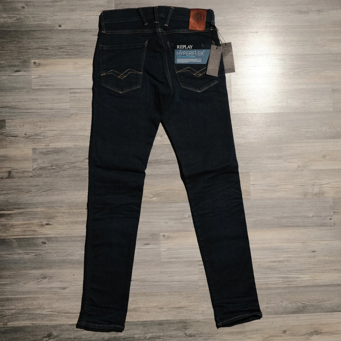 Mörkblåa Replay Anbass Jeans  - 2