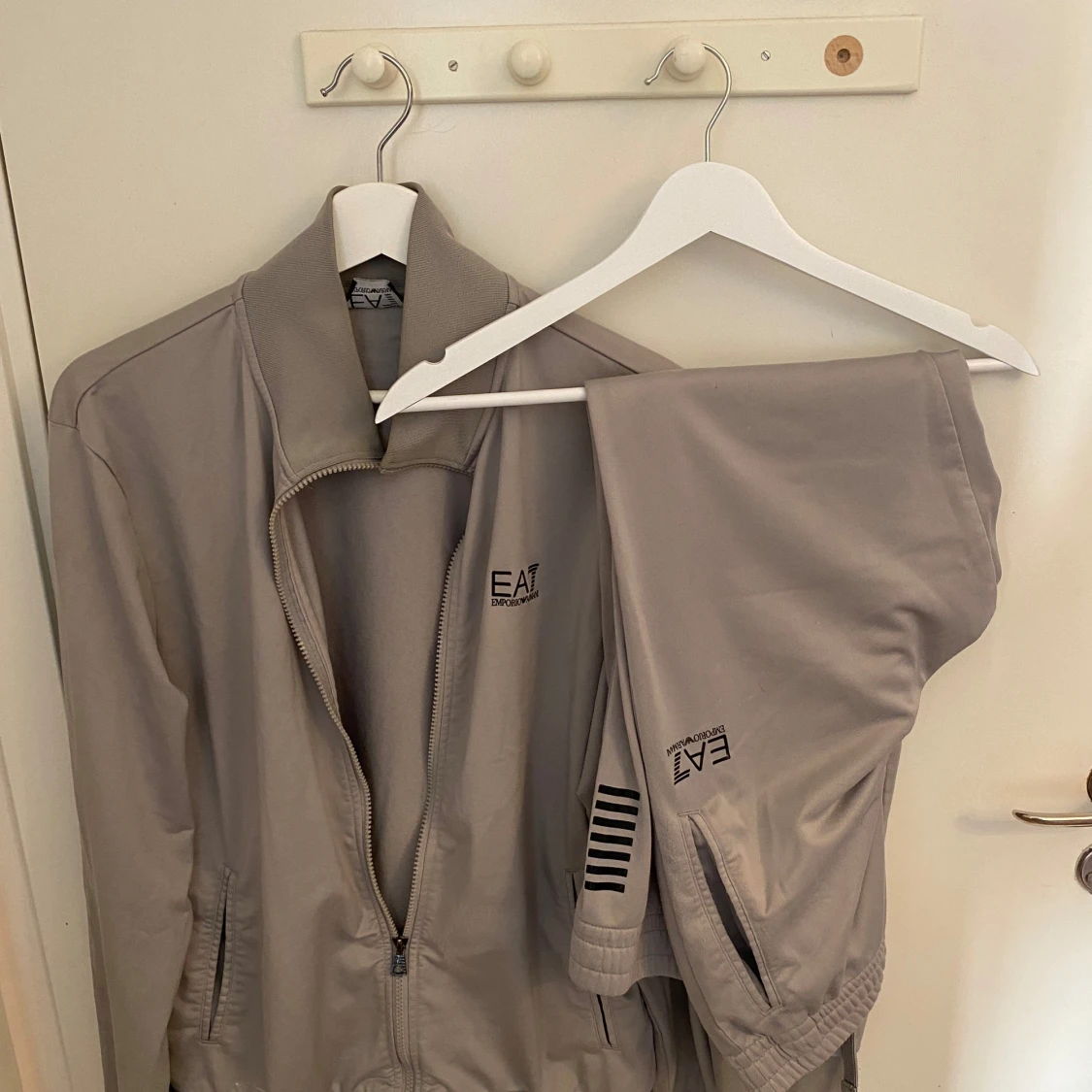 Beige tränings dress från EA7 - 1