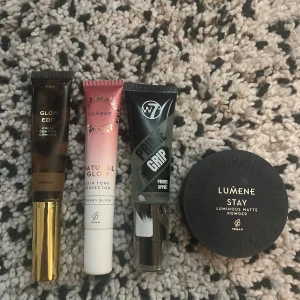 Sminkprodukter från olika märken - Ett set med smink från lumene, revolution och w7🥰alla produkter är max använda ca 5 ggr