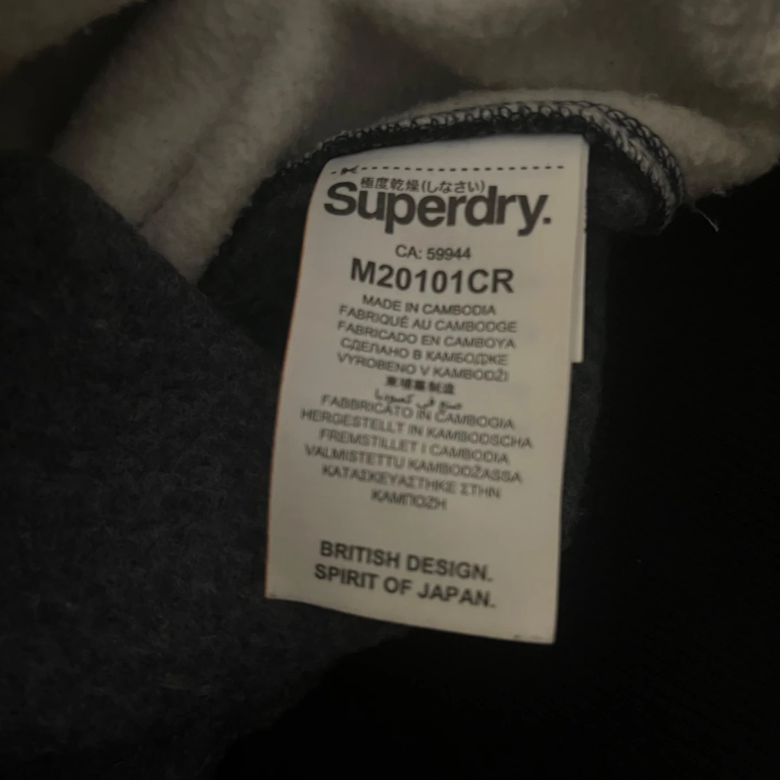 Grå och svart hoodie från Superdry - 2