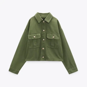 GRÖN OVERSHIRT ZARA - Grön overshirt från zara i strl S💕💕 köpt förra sommaren