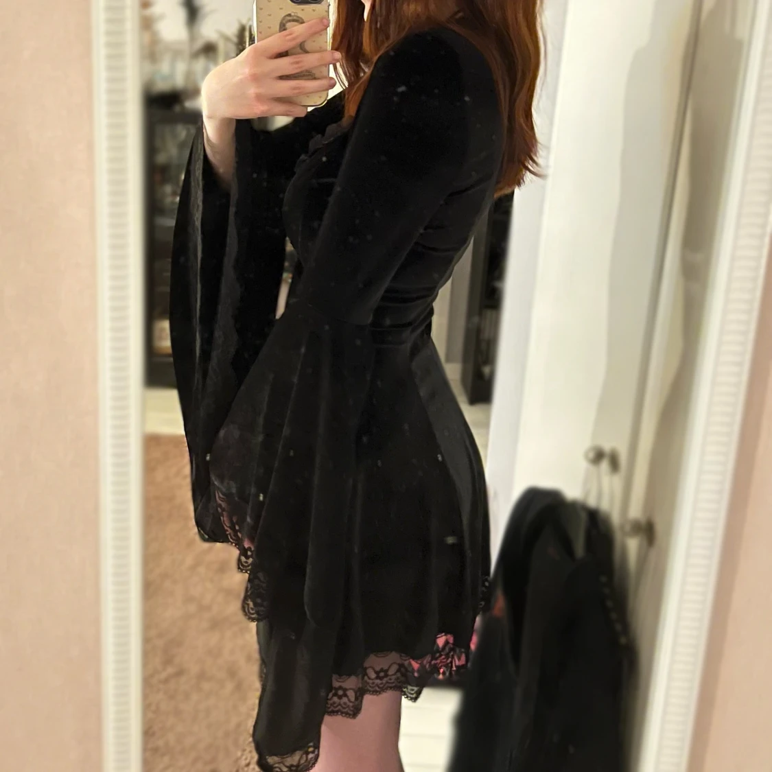 Jättefin svart sammet klänning med spets - 1