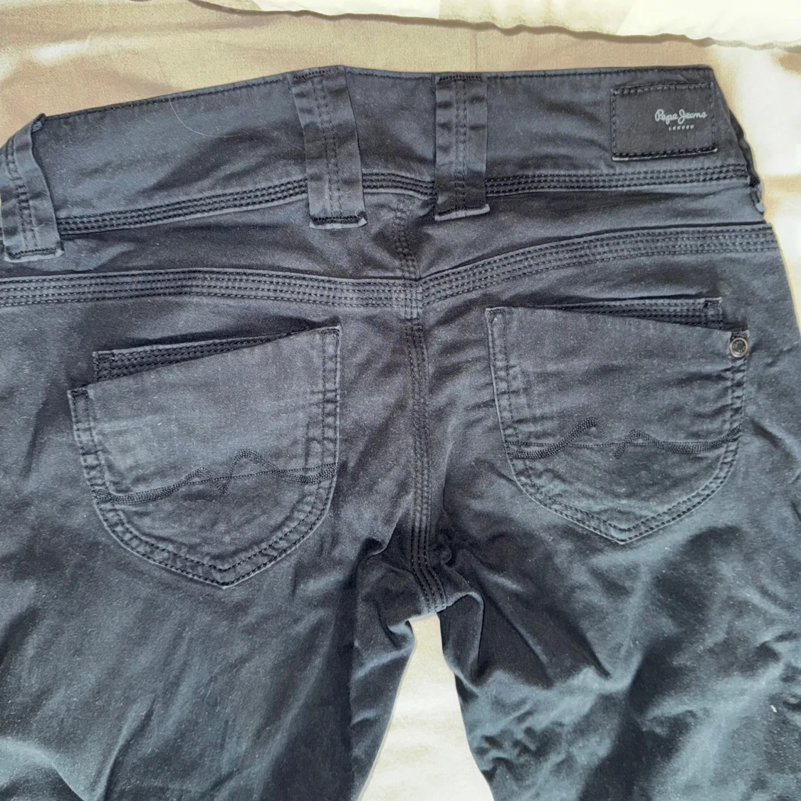 Svarta jeansbyxor från Pepe Jeans - 1