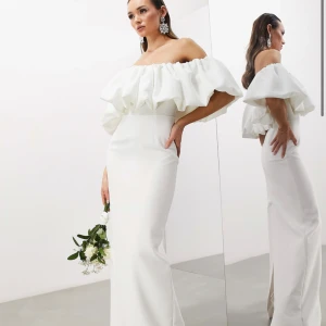 SÖKER!!! - Söker denna slutsålda klänning från ASOS. Storlek xxs-m