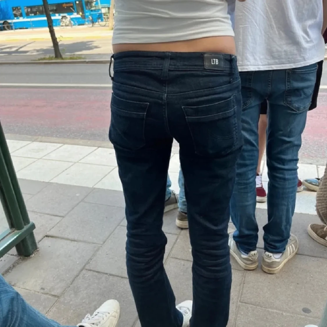 Mörkblå jeans från LTB - 1