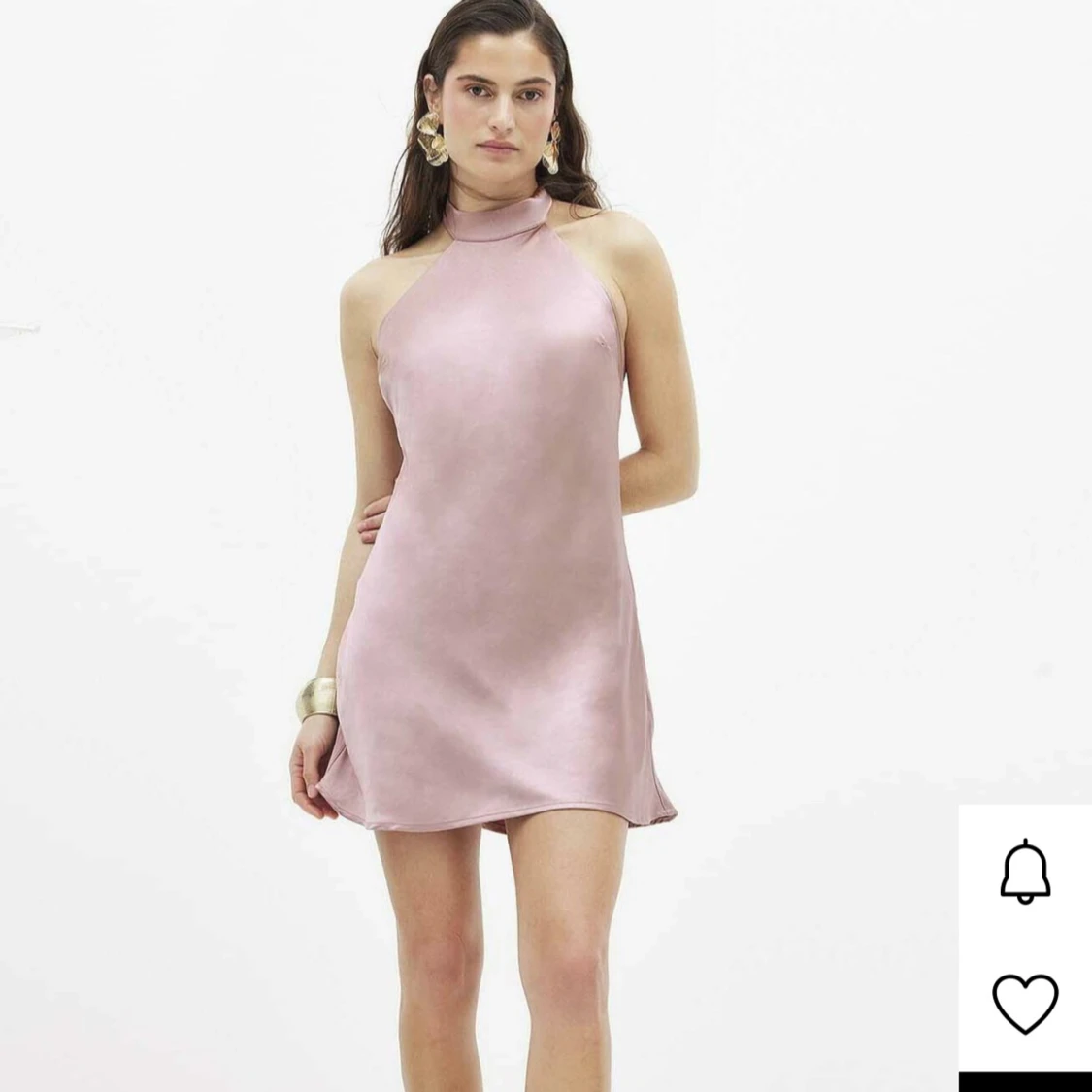 Rosa halterneckklänning i satin