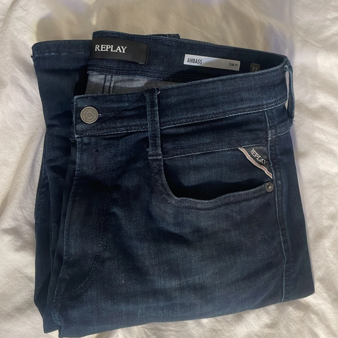 Mörkblå Replay Anbass jeans