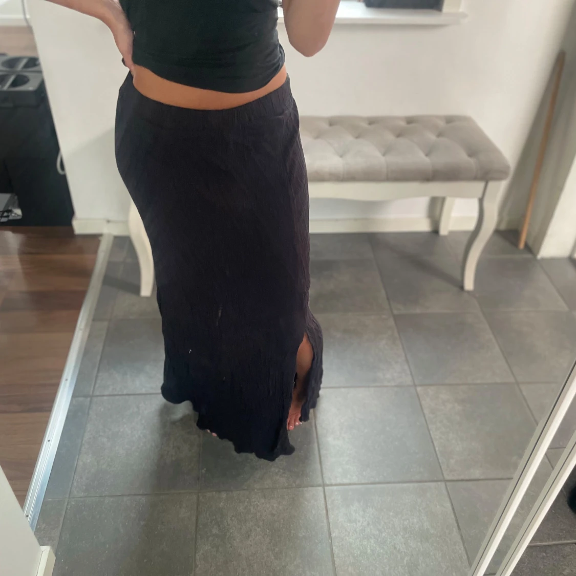 Svart långkjol med slits