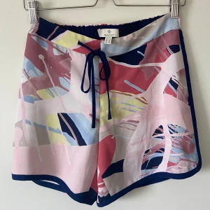 Färgglada shorts från Gant med snörning - Snygga mönstrade shorts från Gant, utan defekter🧚‍♀️🧚‍♀️