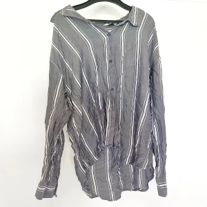 Pyjamas sett - Pyjamas sett från Cubus strl M. Aldrig använd, endast legat i garderoben.