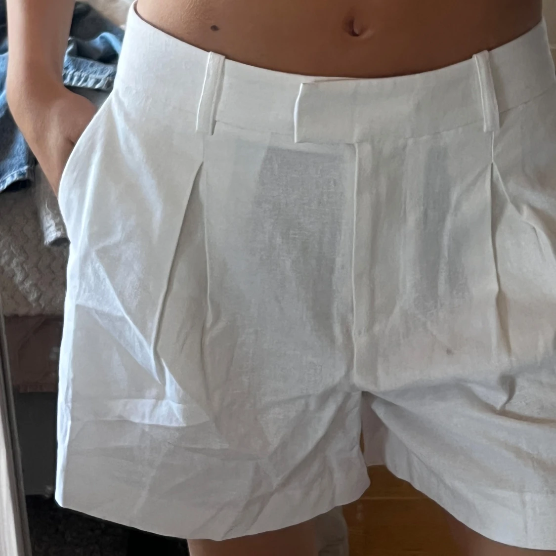 Vita linneshorts från Bik Bok, strl 34 - 2