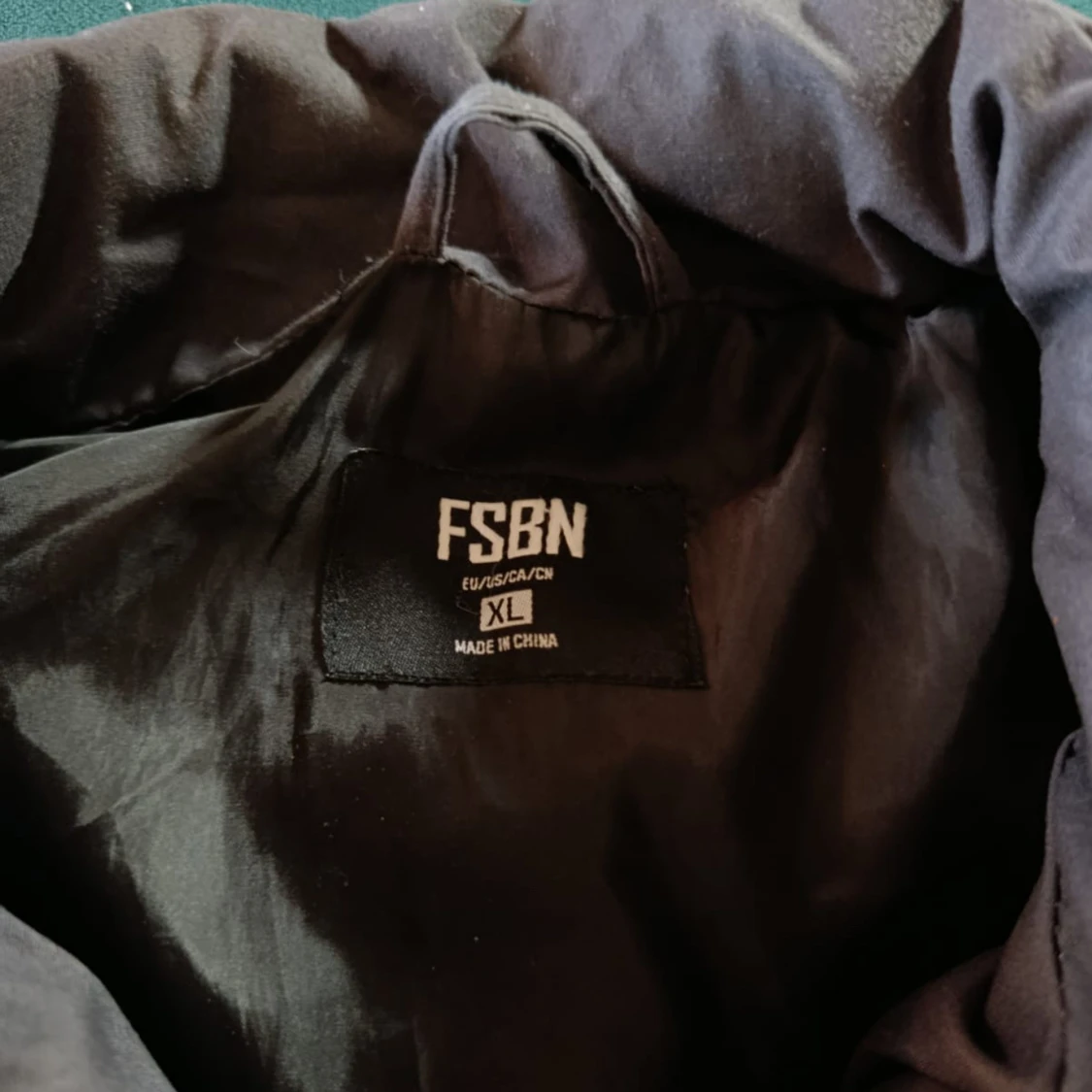Svart dunväst från FSBN XL - 2