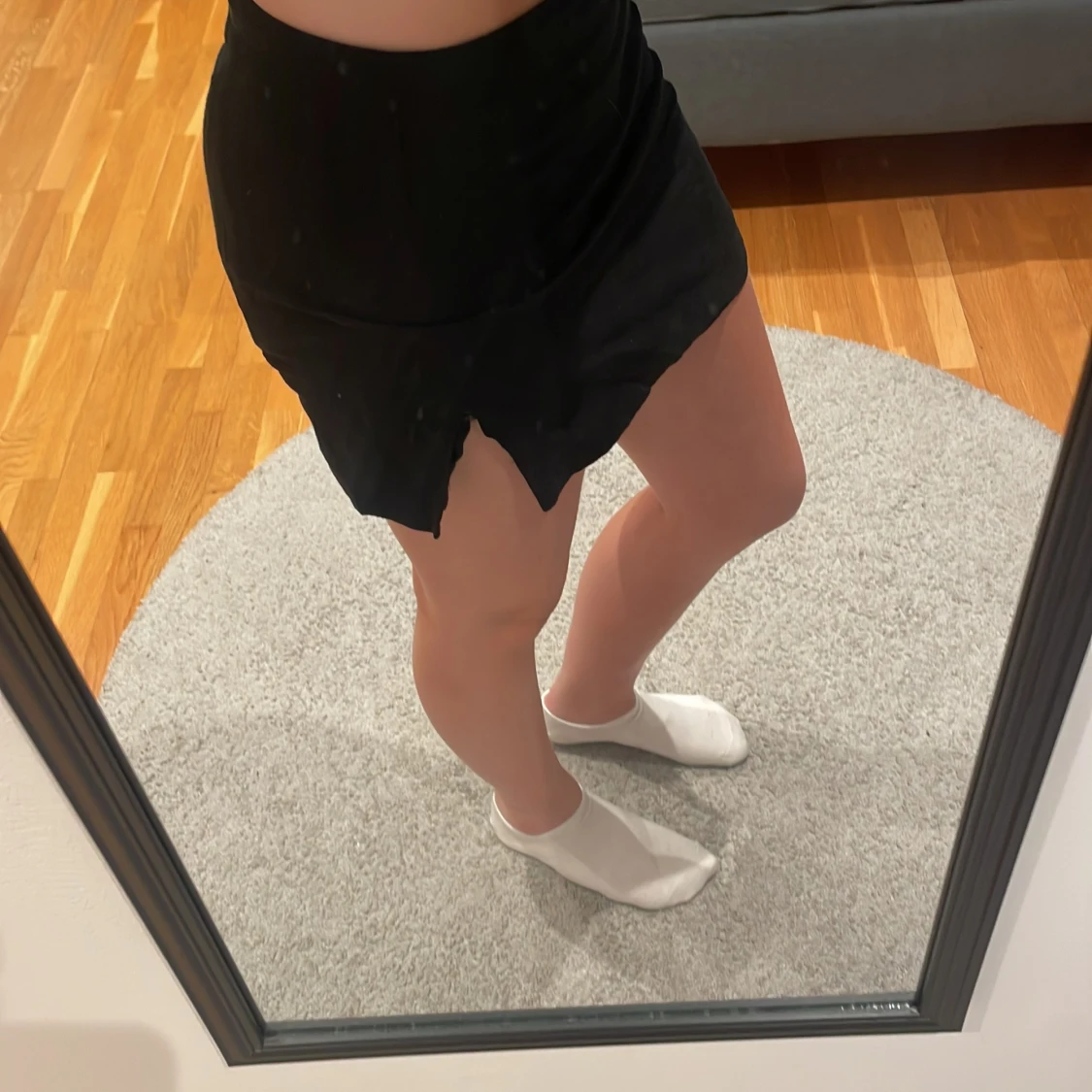 Svart kortkjol från H&M Divided i 34 - 1