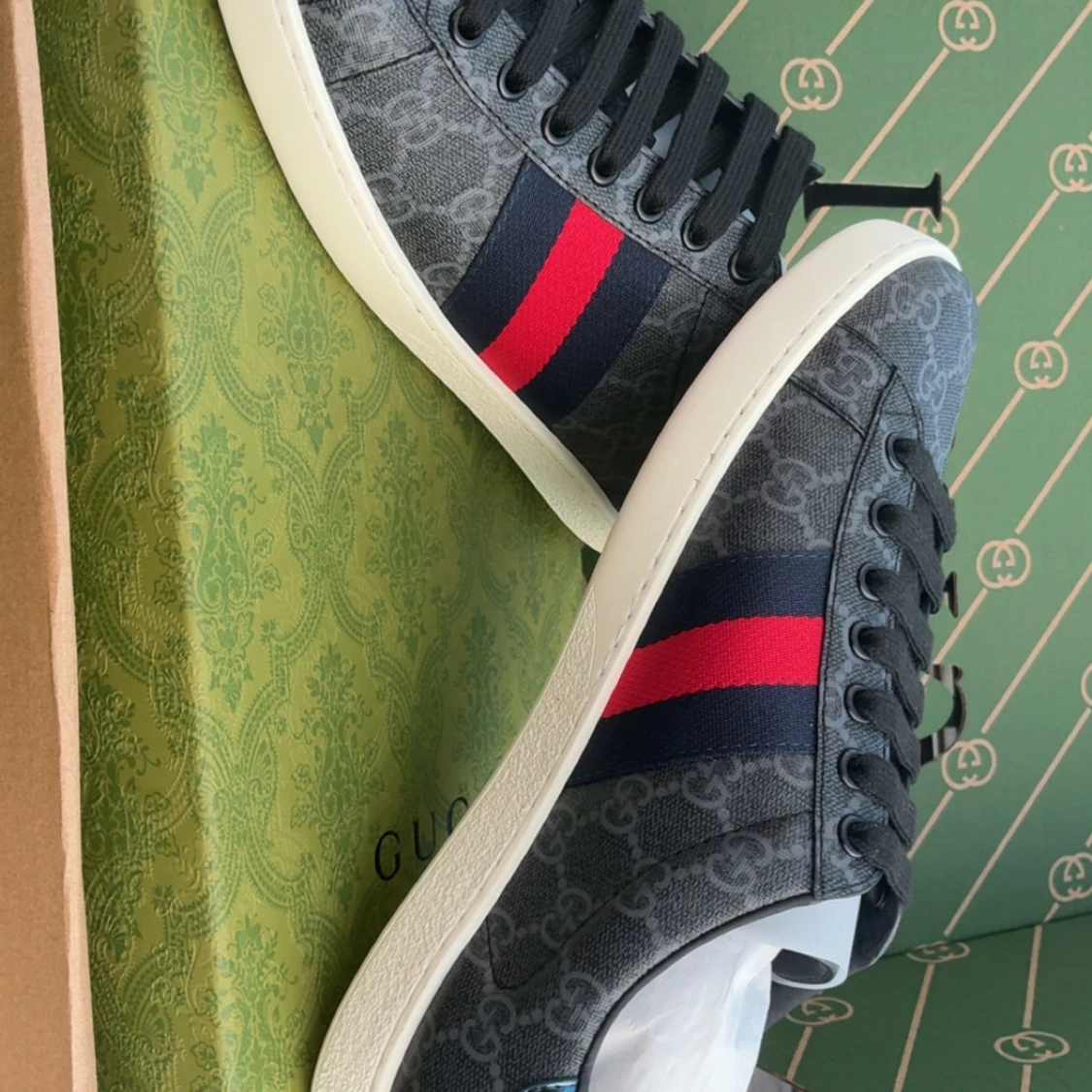 Gucci sneakers med GG-mönster, strl 43 - 1