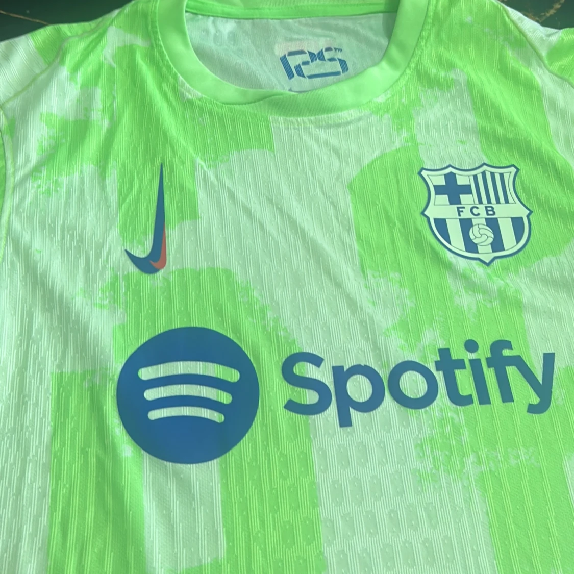 Barcelona Nike fotbollströja neon - 3