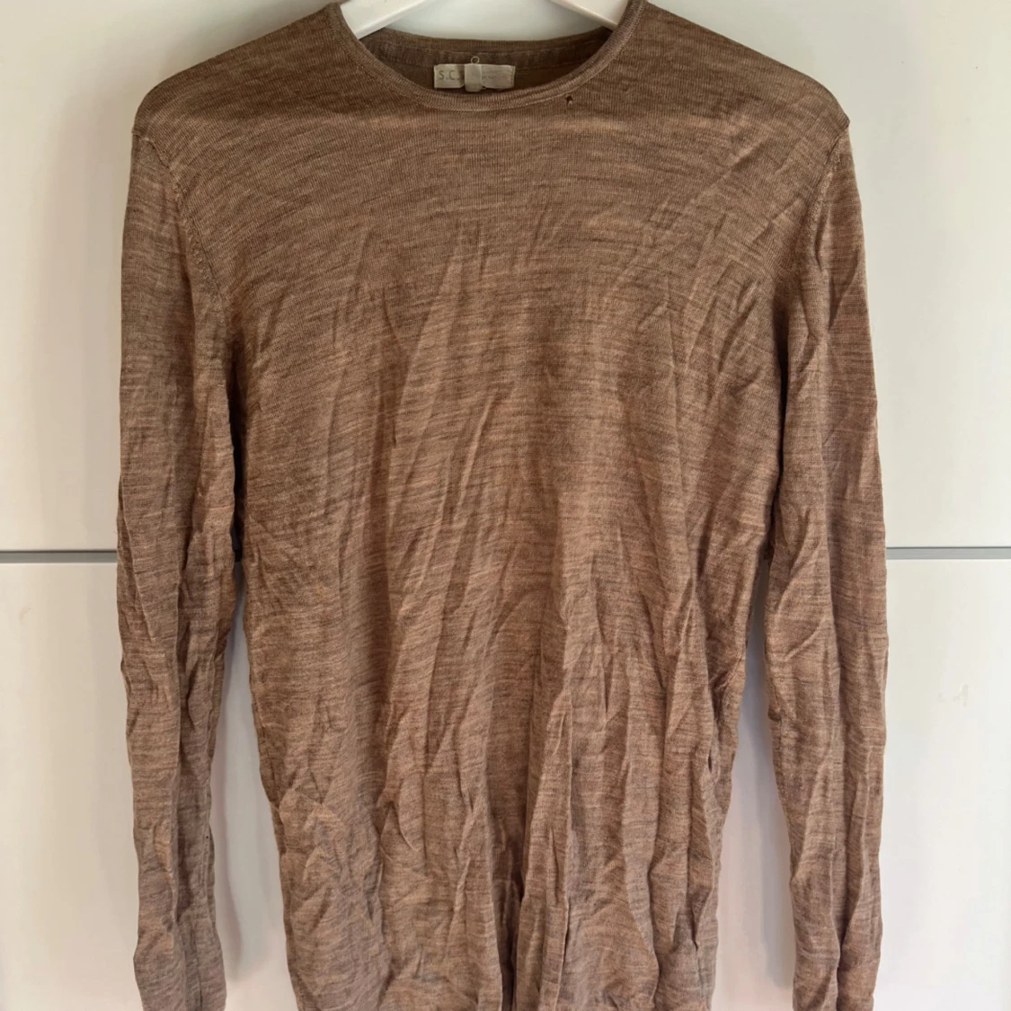 Beige långärmad tröja från S.C.W