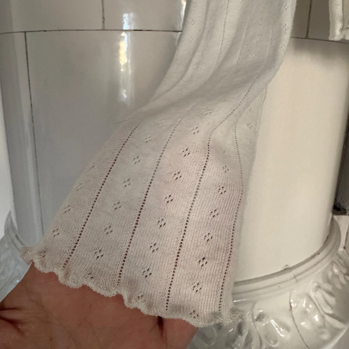 Vit ribbad topp från Gina Tricot - 2