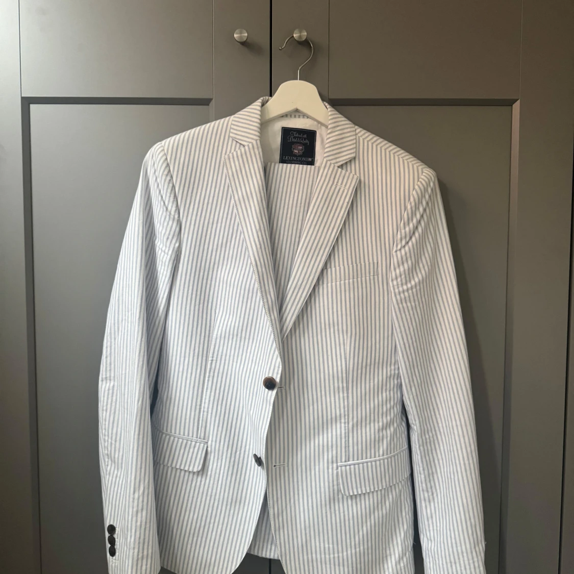 Lexington kostym (lapp kvar)