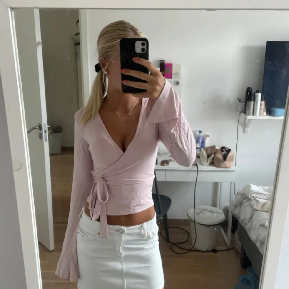 Ljusrosa omlottopp med knyt