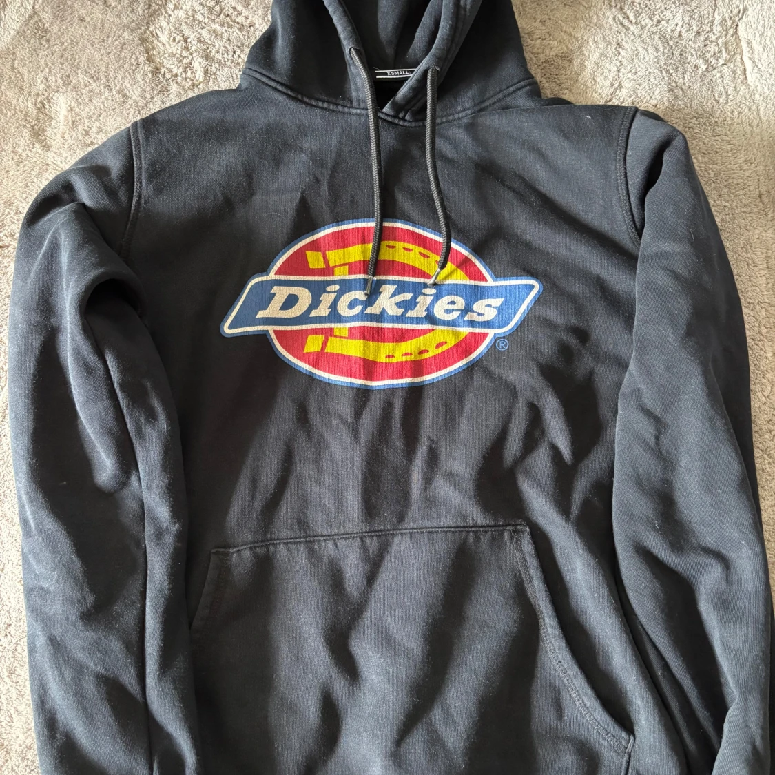 Svart Dickies hoodie 