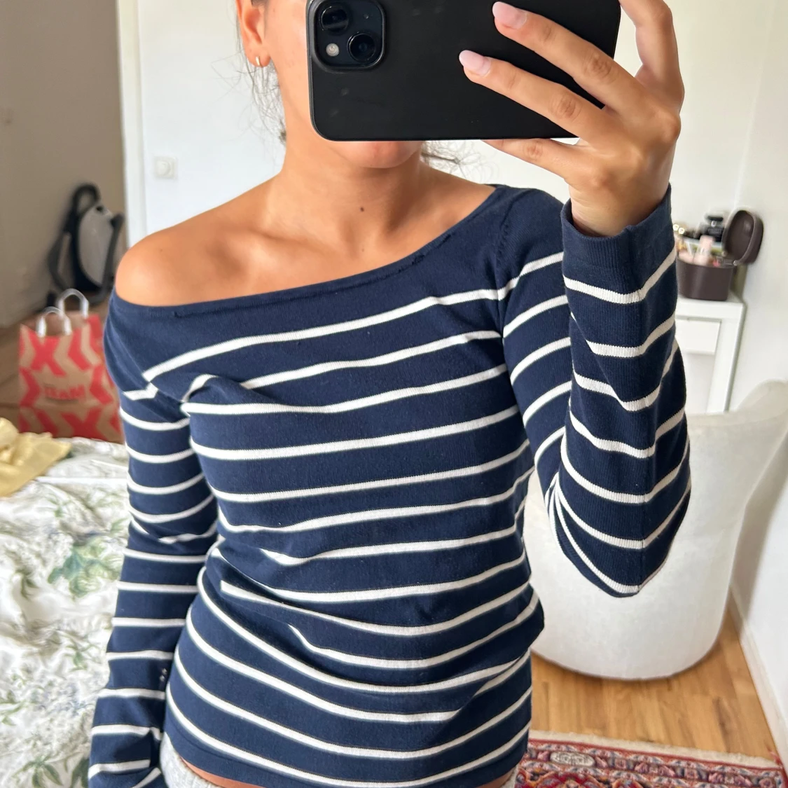 Randig offshoulder tröja - 2