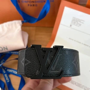 Säljer ett bälte  - Hej säljer mitt bälte. Om man har några frågor är det bara att skriva. Vid snabb afär så kan man diskutera pris 