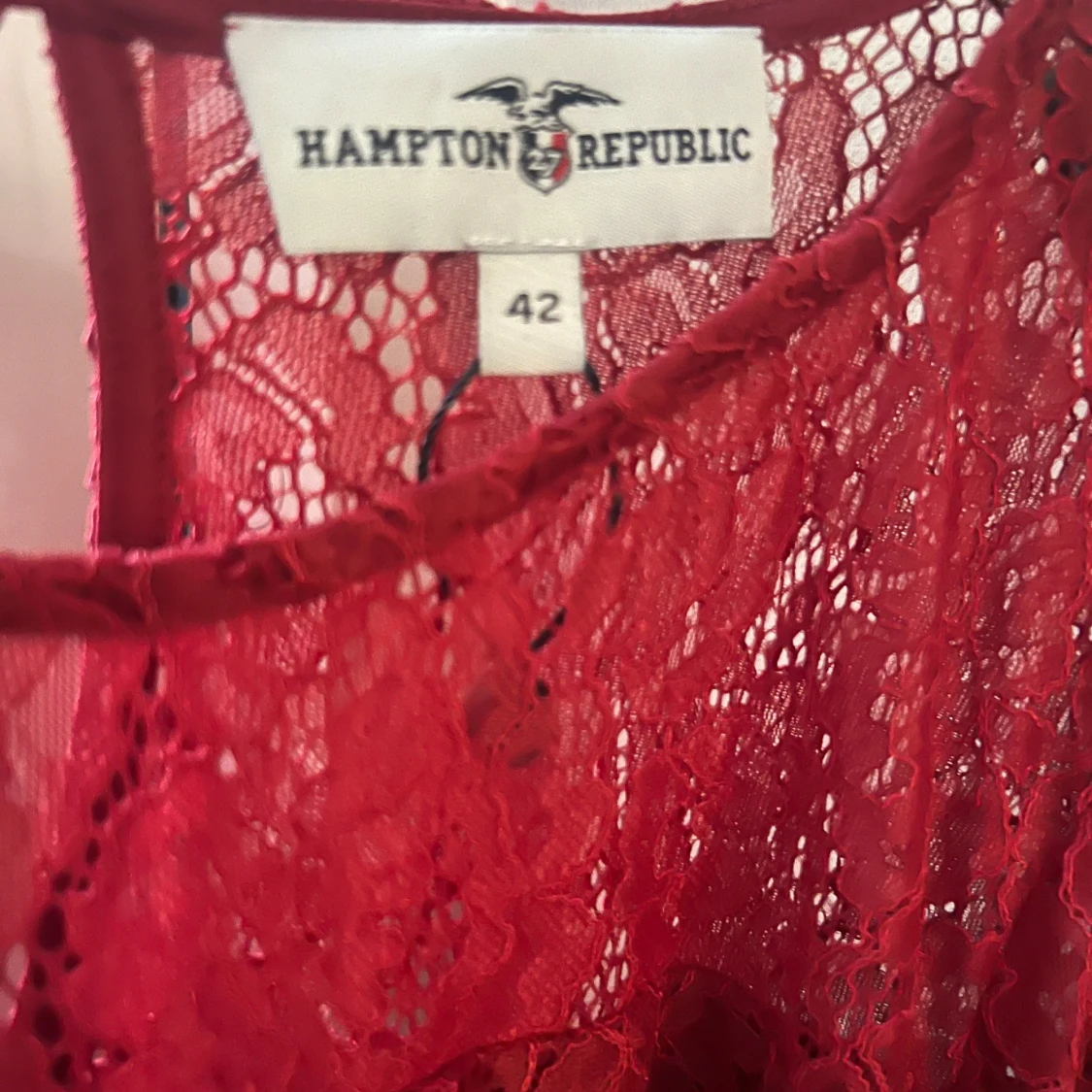 Vinröd spetsklänning Hampton Republic - 2
