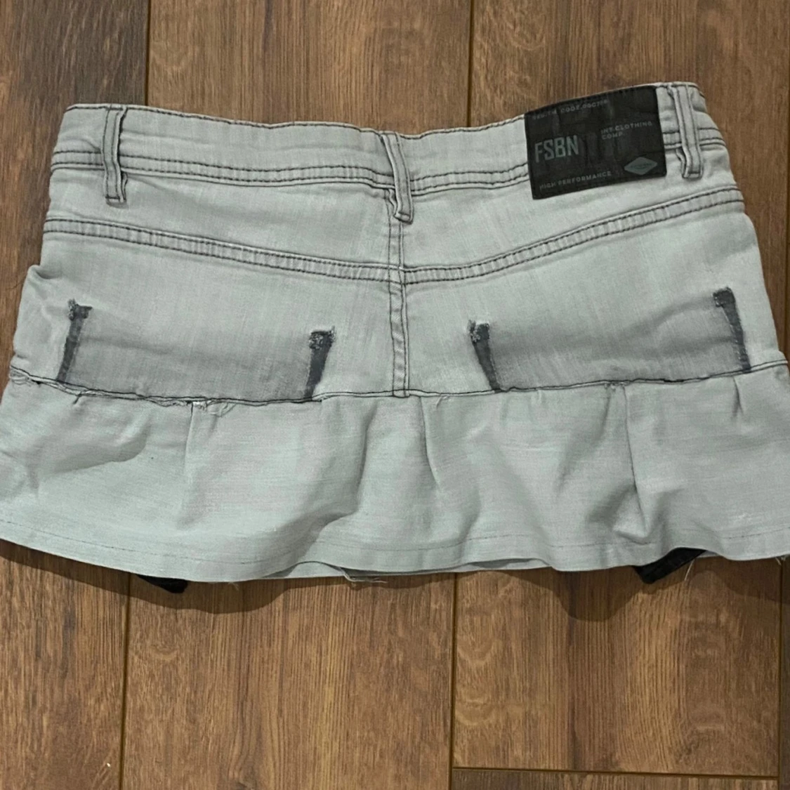 Jeanskjol med volang  - 91