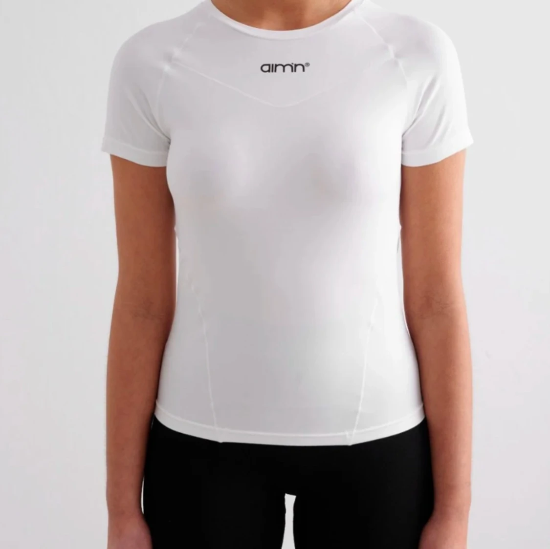 Vit t-shirt från Aim'n