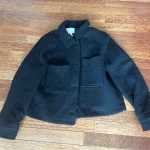 Jacka  - Svart jacka i bra skick! 