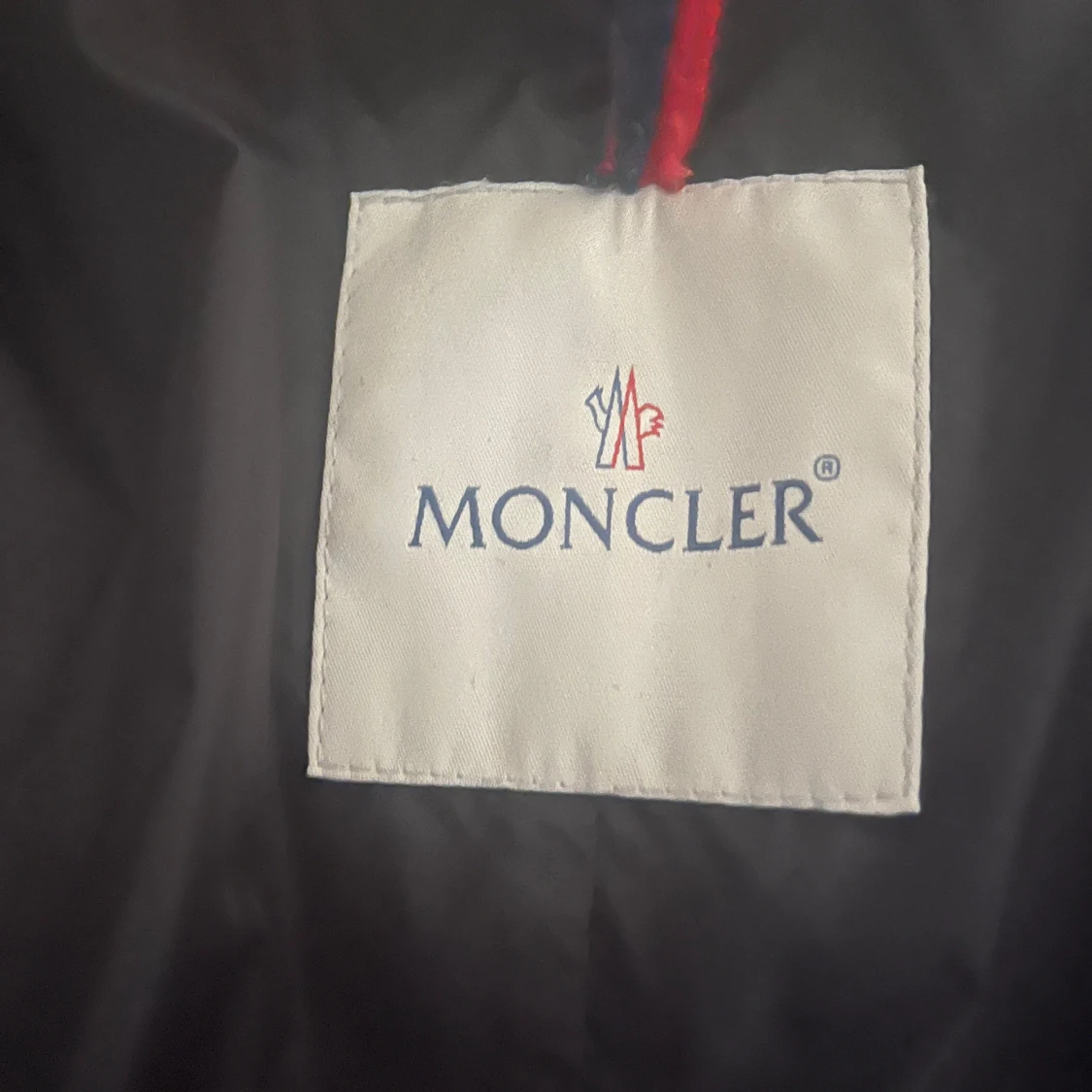 Svart dunjacka från Moncler - 2