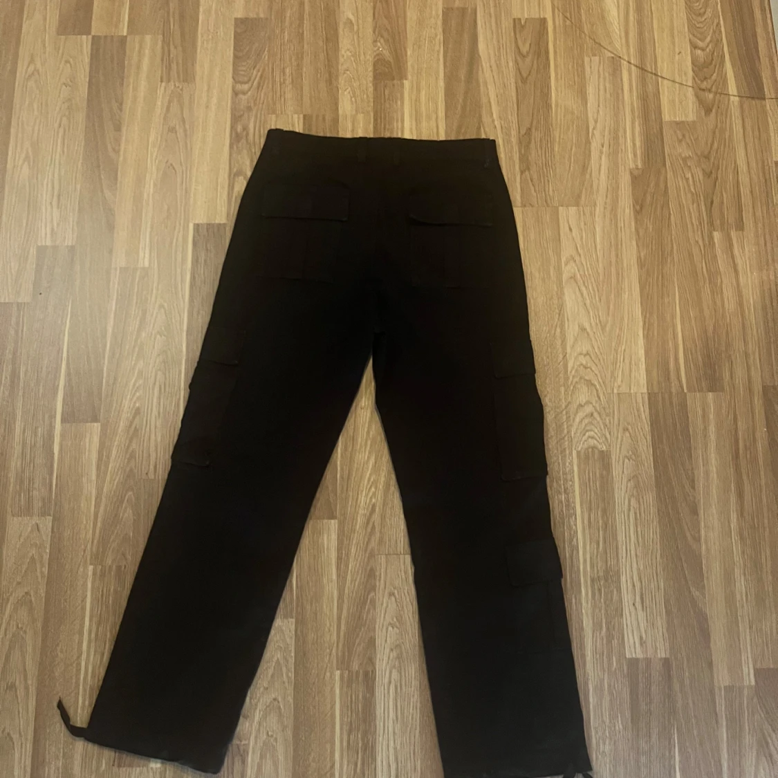 Svarta cargobyxor - 1