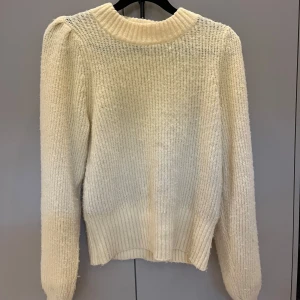 Stickad tröja 💛 - Stickad najs tröja 💛💛