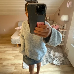 Stickad blå tröja💙 - Fin stickad blå tröja från BikBok,inga defekter eller nått annat.Från bikbok köpt för 400kr 