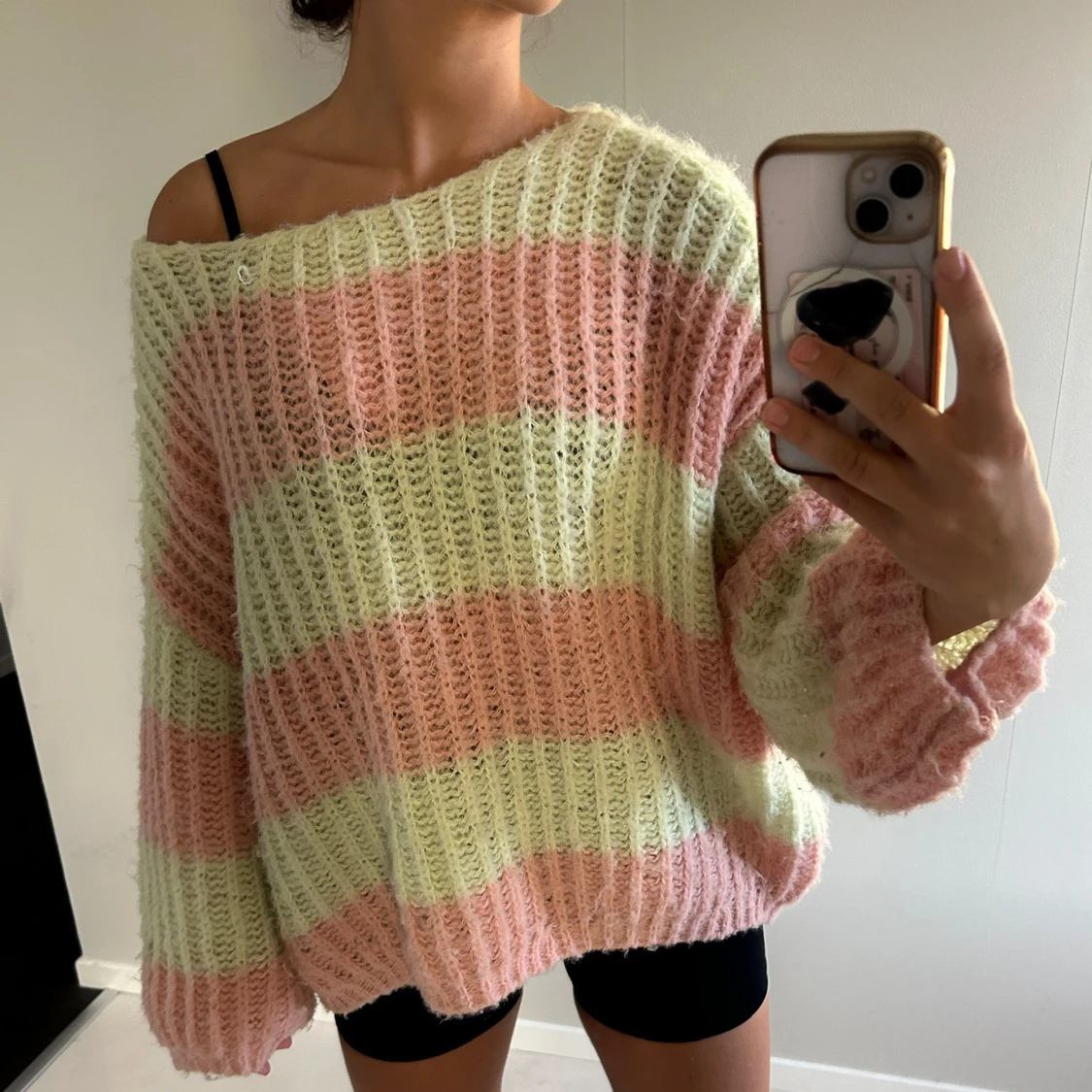 Randig pastellfärgad stickad tröja - 1