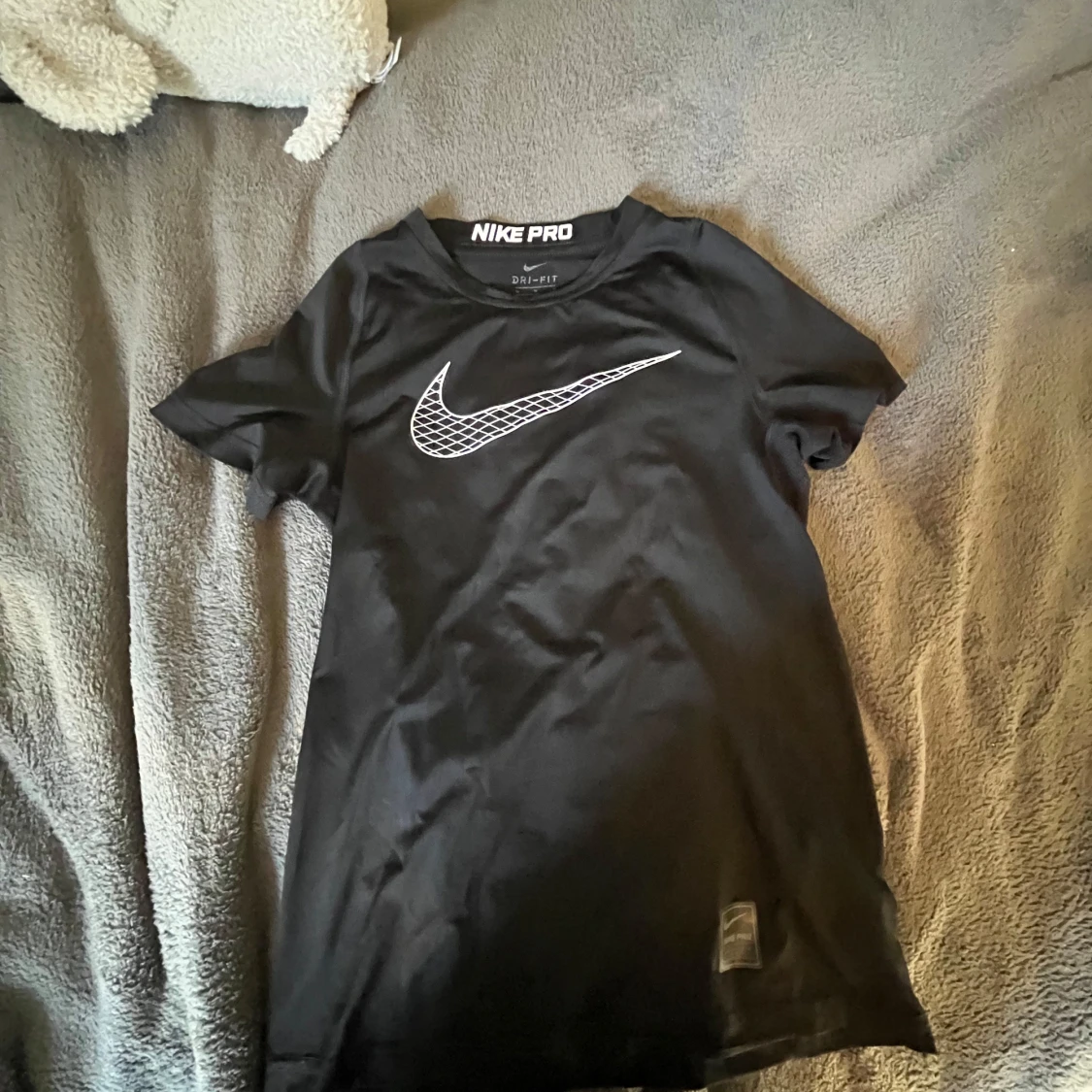Svart Nike Pro t-shirt med logga