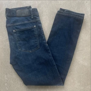 Tiger of Sweden jeans  - As feta jeans från Tiger of Sweden för ett billigt pris. Jeansen är nästan helt nya! Storleken på byxorna är 32/32. Hör av dig vid frågor och funderingar!