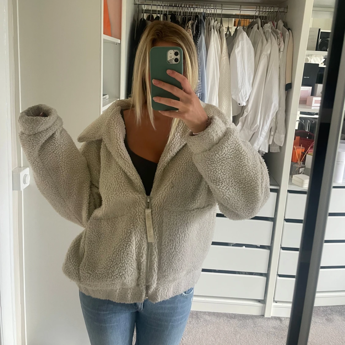 Beige teddyjacka med dragkedja