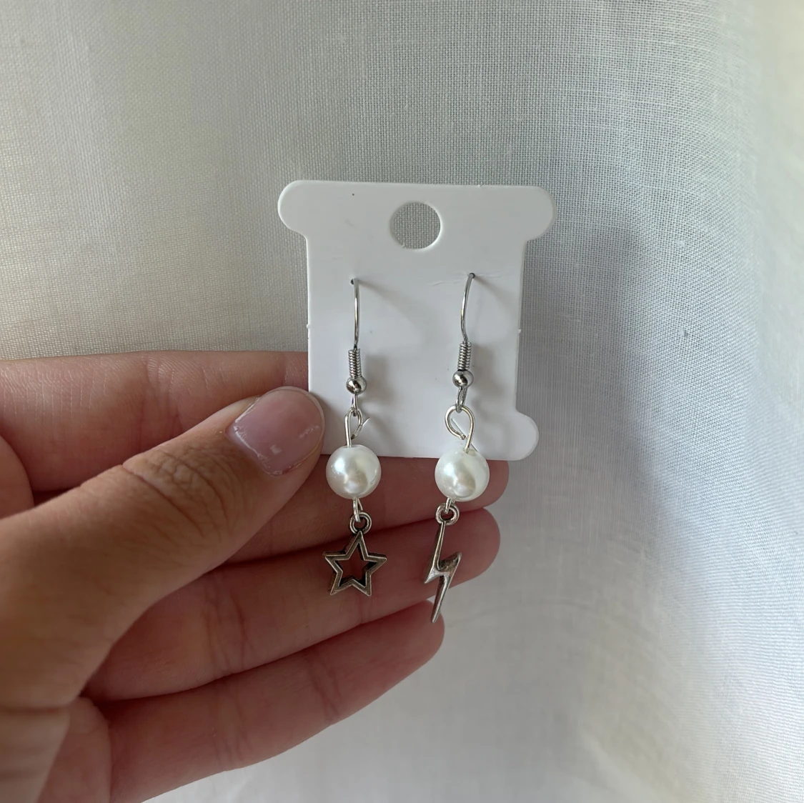 Pärlörhängen med silverberlocker - 2