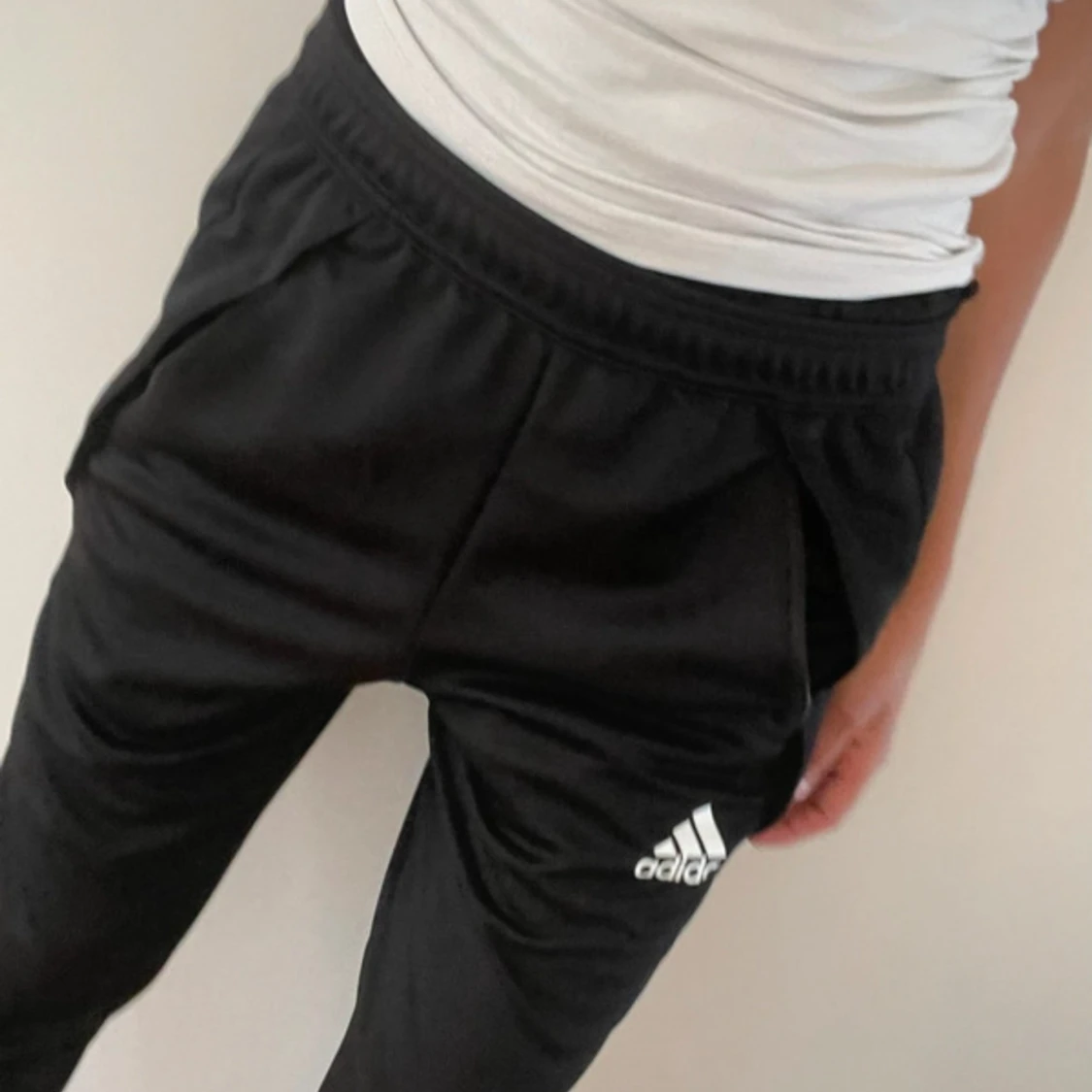 Svarta Adidas träningsbyxor S - 3