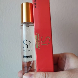Giorgio Armani Si Passione Intense Perfume - Giorgio Armani Si Passione Intense Perfume. 33ml bottle. New!