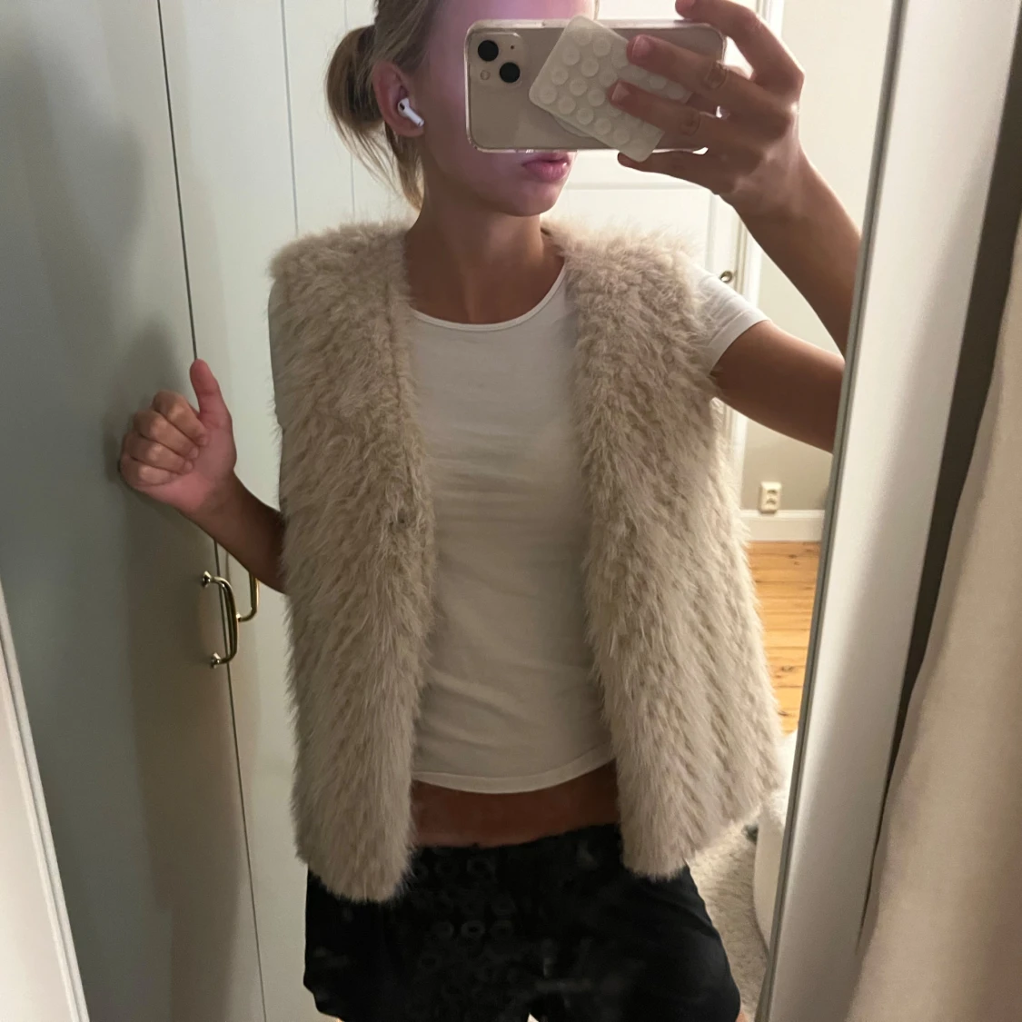 Beige fuskpäls väst - 1