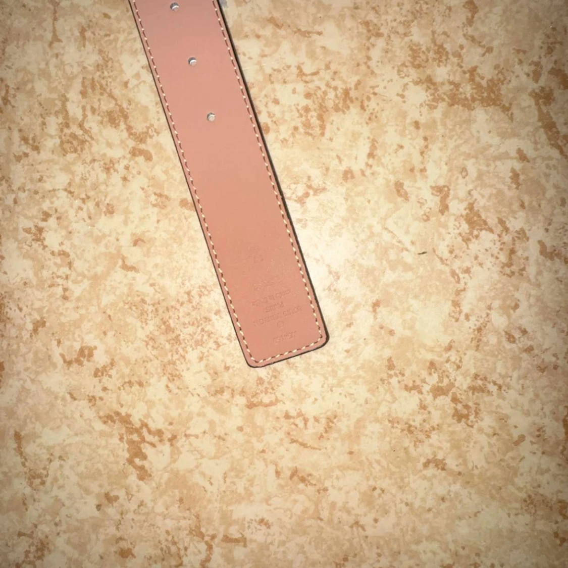   svart bälte med tryck - 1