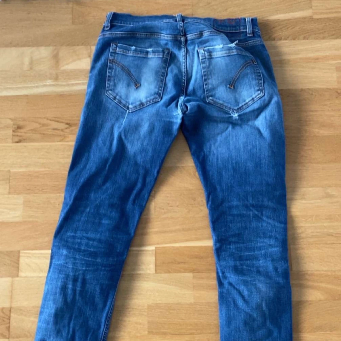 Dondup jeans med slitningar  - 1