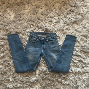 Blå jeans från Tiger of Sweden - Snygga jeans från tiger of sweden, kom gärna med frågor om byxorna