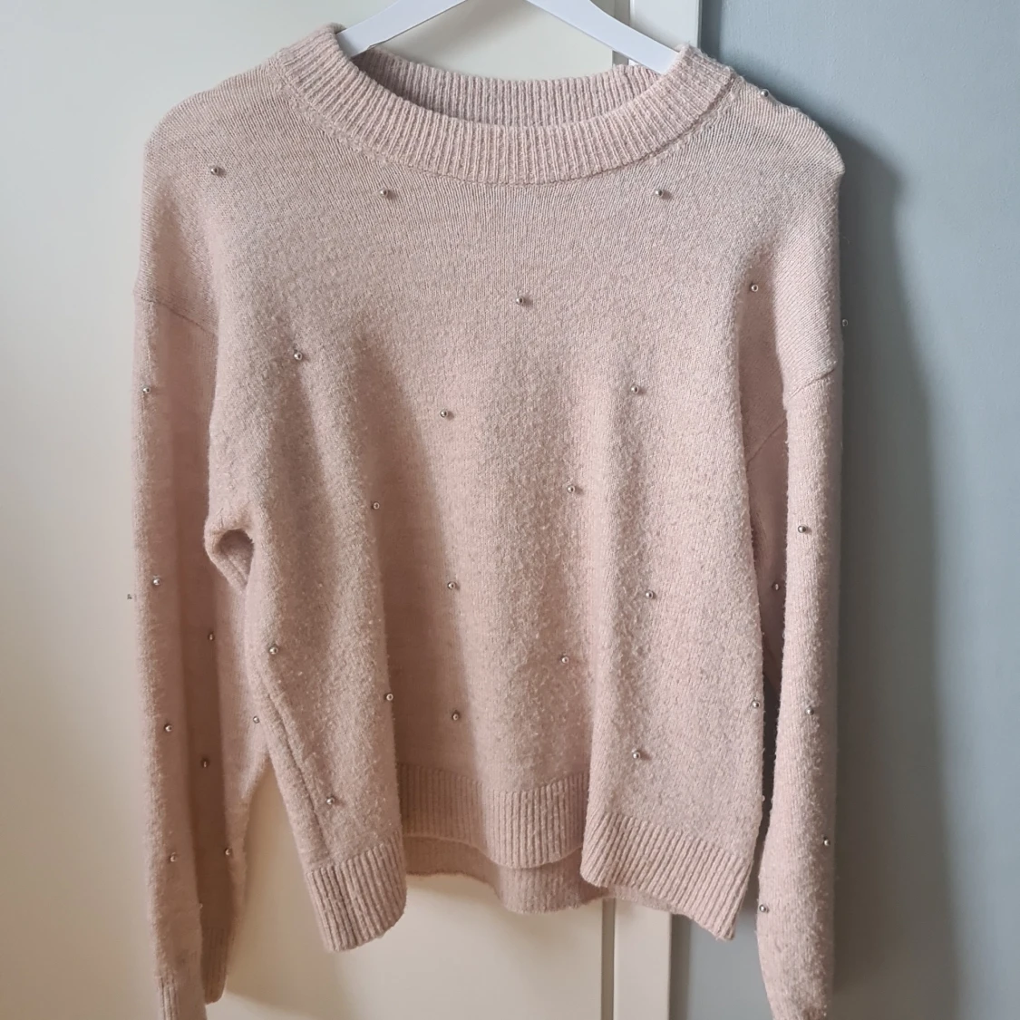 Ljusrosa stickad tröja med pärlor H&M XS