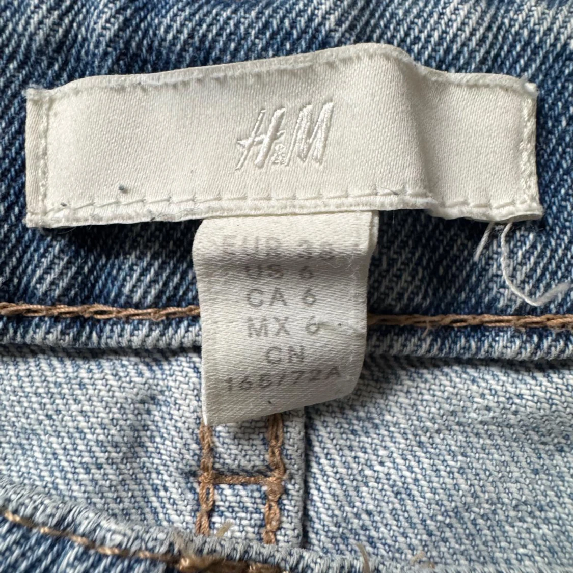Blå bootcut jeans från H&M - 2