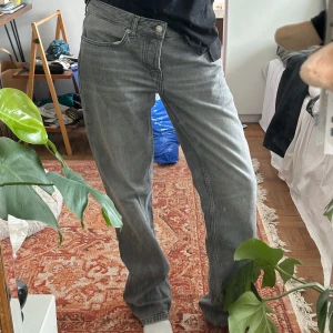 Grå jeans - Grå jeans från 157 i modellen Icon. Har knappt använt så bra skick