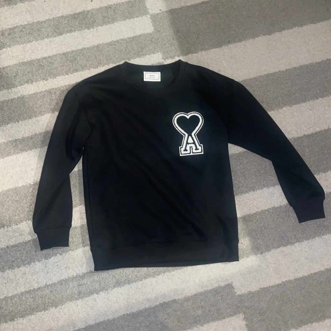 Svart sweatshirt från Ami Paris